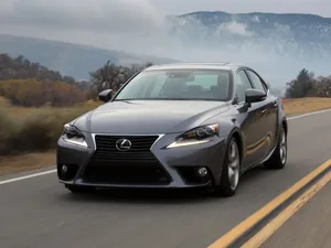 XE30 (2013–2016)